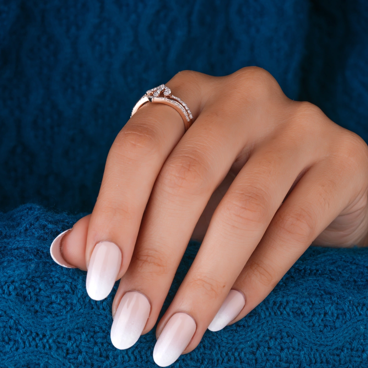 Modern and Elegant Design Engagement Ring